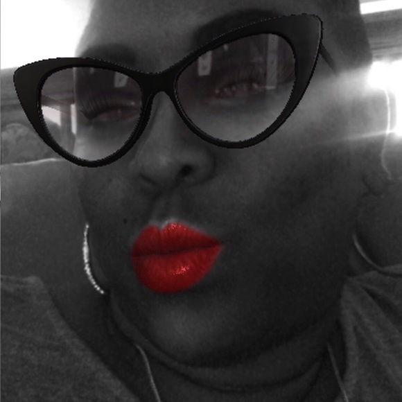 Meet your Posher, Erika - Picture 1 of 1